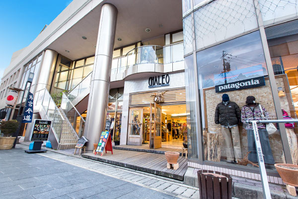 店舗はシャレオサエキビル1階フロアにあります。お気軽にお立ち寄りください。