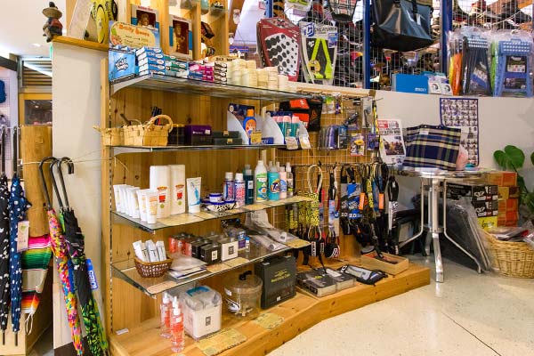 リペア用品も多く取り揃えています。